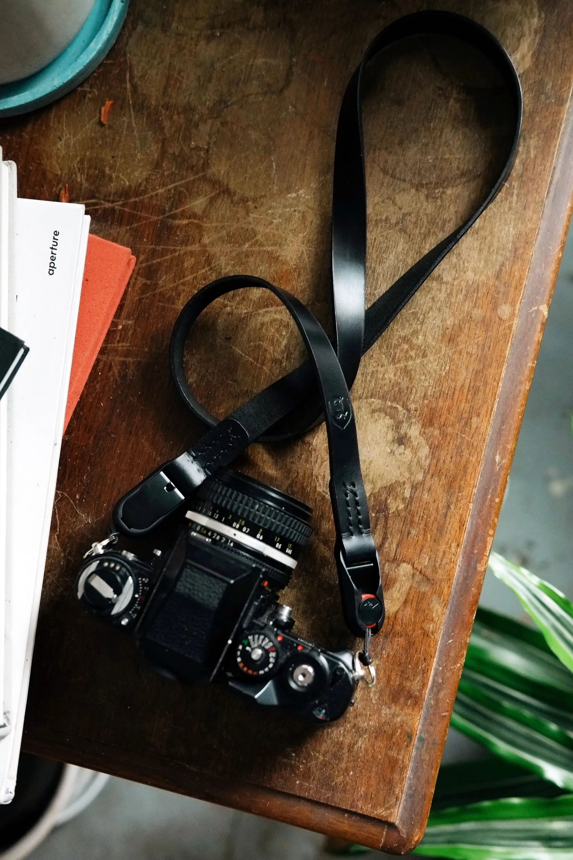 LEGACY classic wide x peak anchor camera strap