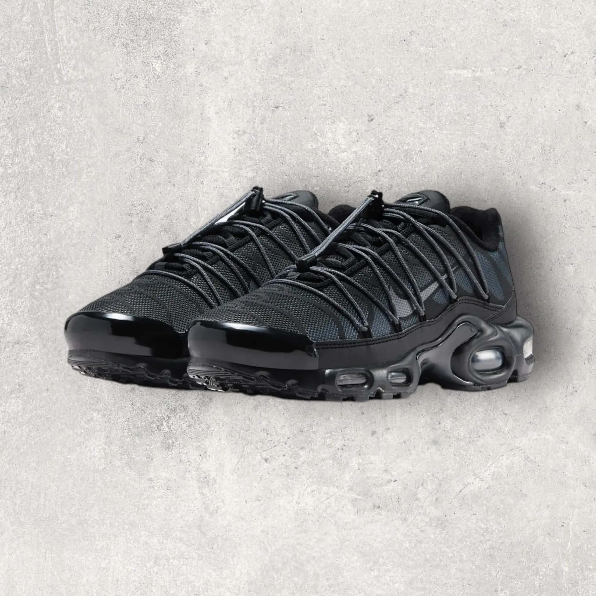 NIKE AIR MAX PLUS TN LACE - BLACK